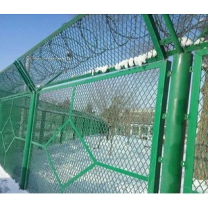 新疆钢板网围栏价格,新疆护栏网厂家