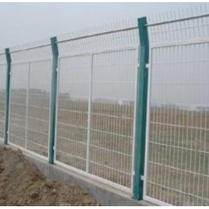 新疆铁丝网焊接围栏厂家价格